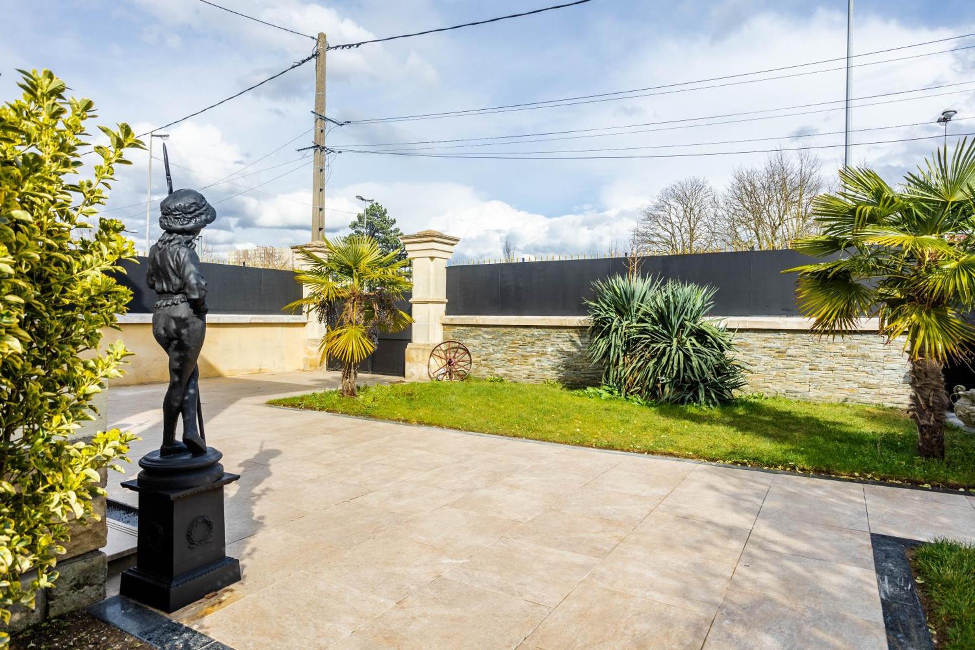 Studio Pittoresque Neuilly-sur-Marne Exterior foto